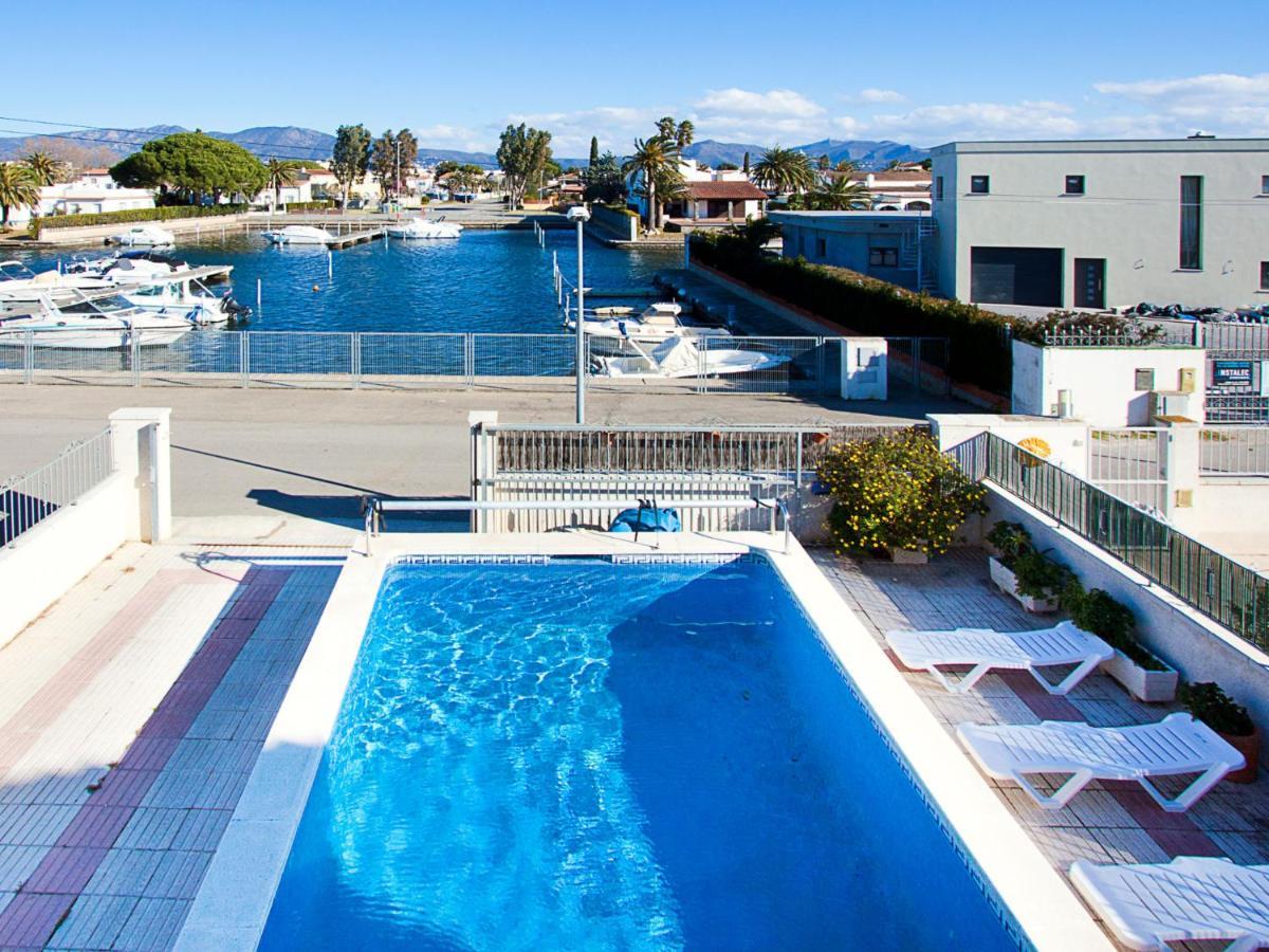Holiday Home Requesens Canal Empuriabrava Exterior foto